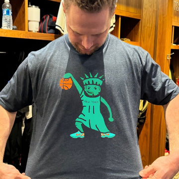 Statue Of Jalen Brunson In Vegas 40 Points Nba Cup Semi Finals T Shirt - Roseregae